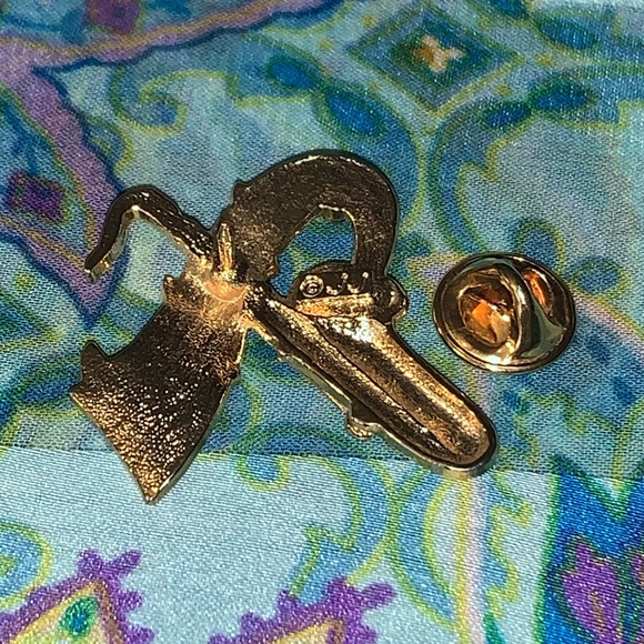 JJ Gold Tone Musical Trombone Lapel Tack Pin - Picture 10 of 13